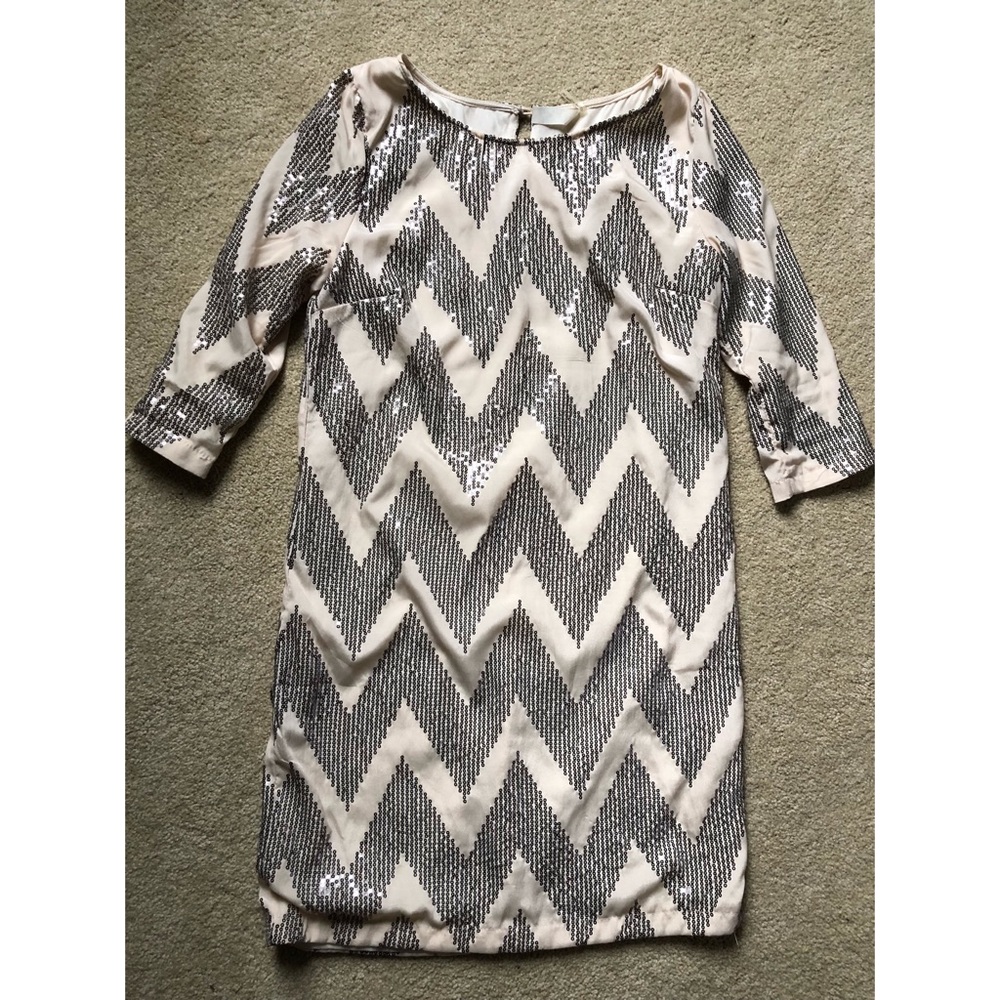 Super flattering 3/4 sleeve dress